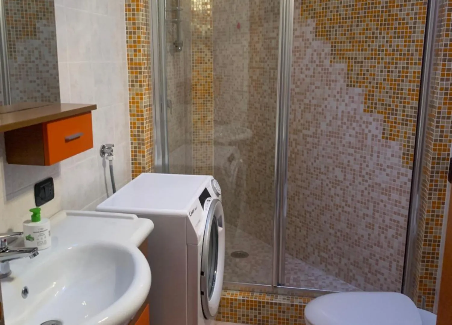 Casa Vacanze La Betulla Biandronno 0*,  Italy